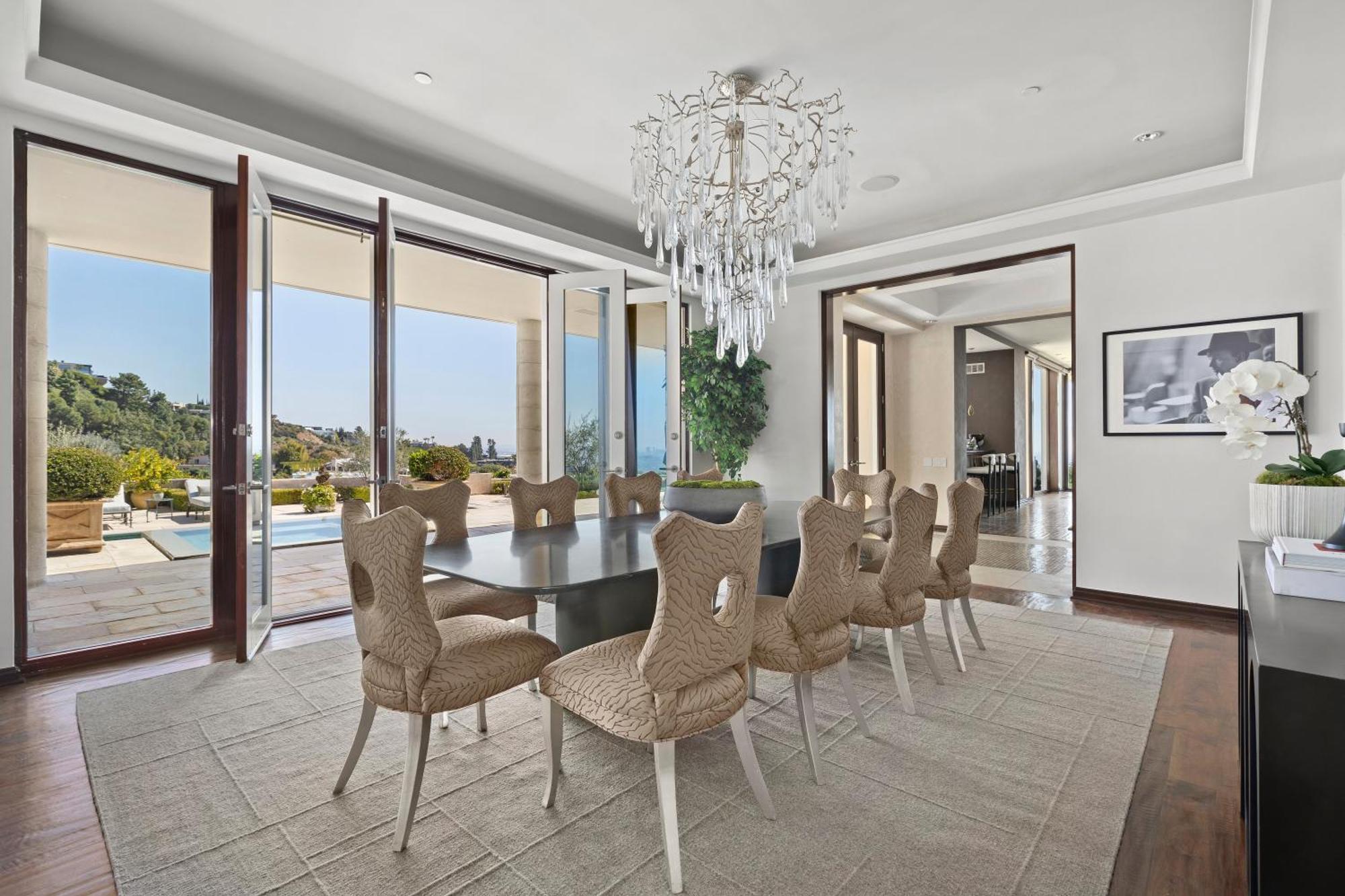 Trousdale Grand Villa Los Angeles Exterior photo
